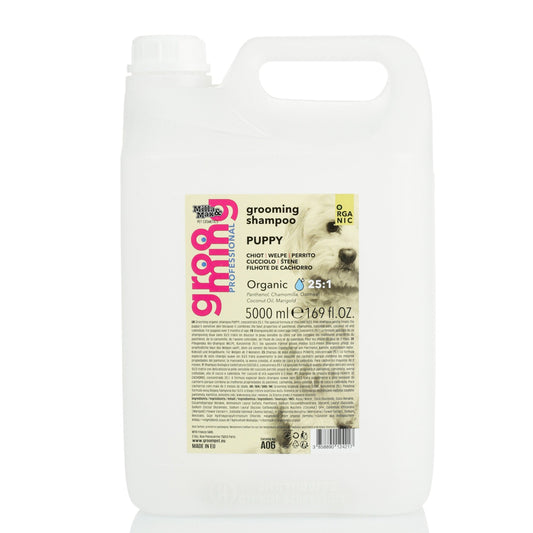 A canister of Professional Dog Grooming Organic Puppy Shampoo 5L in front of white background